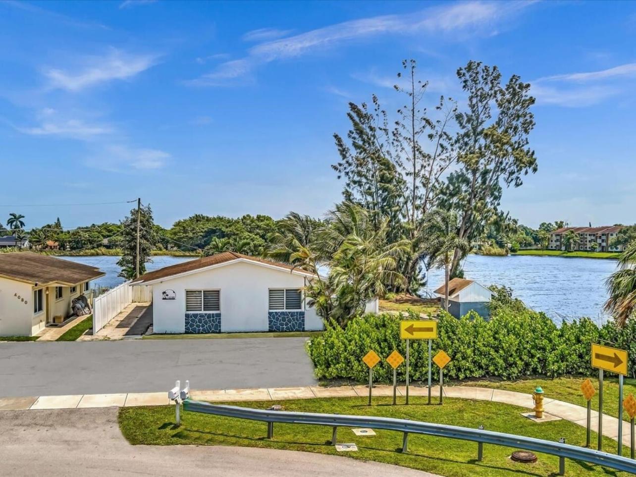 2Br Lakeside Getaway - Peaceful Waterfront Stay Davie Εξωτερικό φωτογραφία