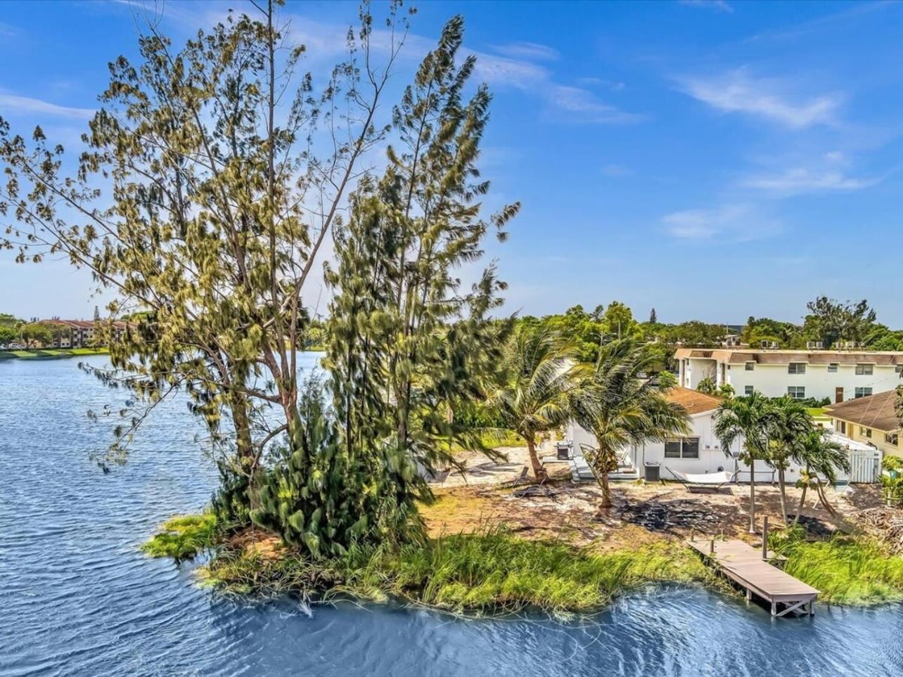 2Br Lakeside Getaway - Peaceful Waterfront Stay Davie Εξωτερικό φωτογραφία